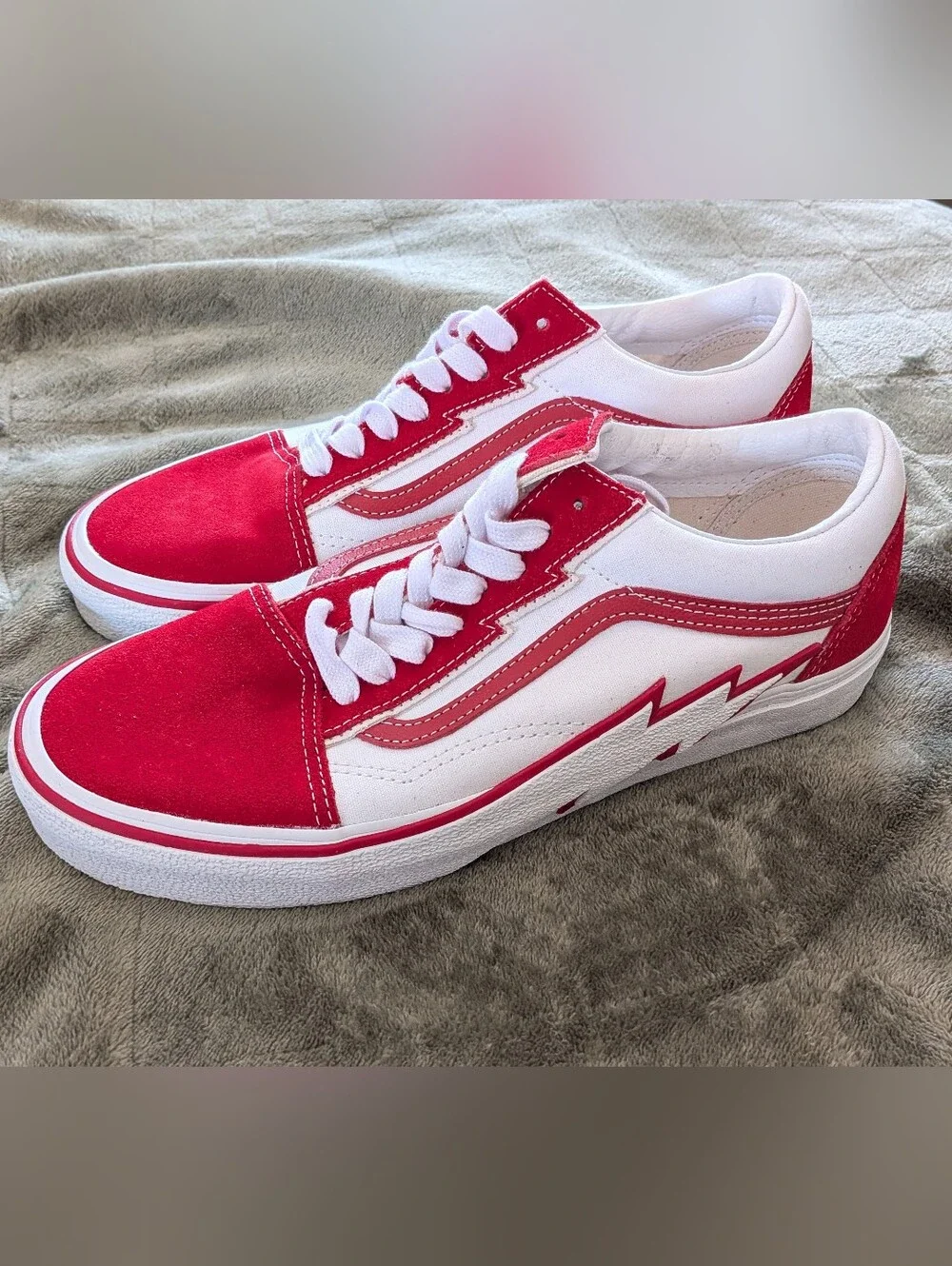 NEW Mens Vans Old Skool Bolt 2-Tone Red True White Sneaker Shoes Size 9.5 10